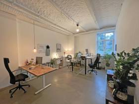 Schönes Büro in kreativem Co-Working Loft in alter Möbelfabrik im Langhanskiez,